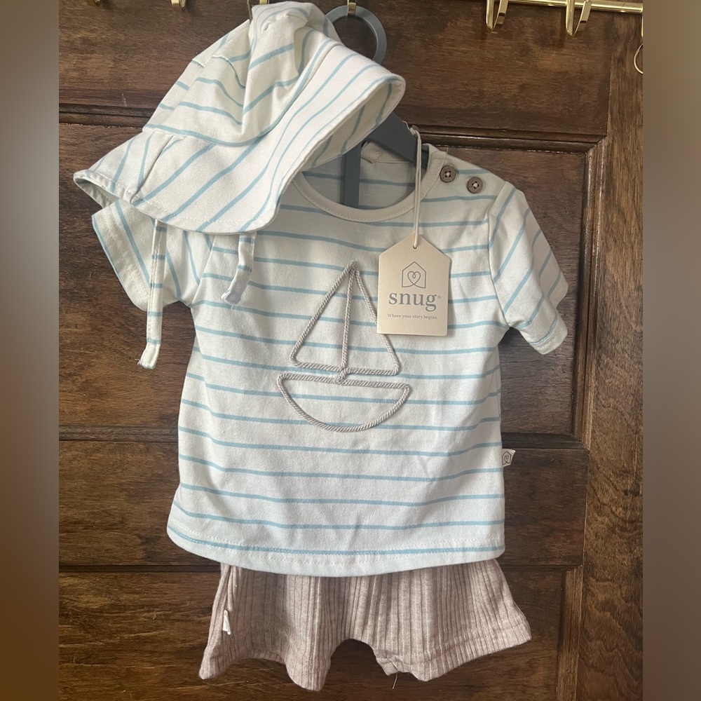 Snug | NWT 3 piece Striped Baby Outfit with Sailboat Design 12 months